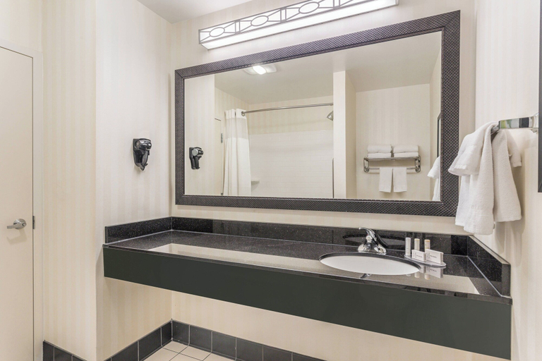 Bathroom 4, Fairfield Inn & Suites by Marriott Madison East, Dane