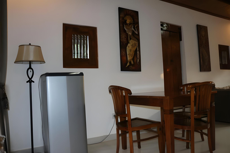 Dining Room 7