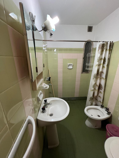 Bathroom 3, Cybeles Family Apart, Santa María