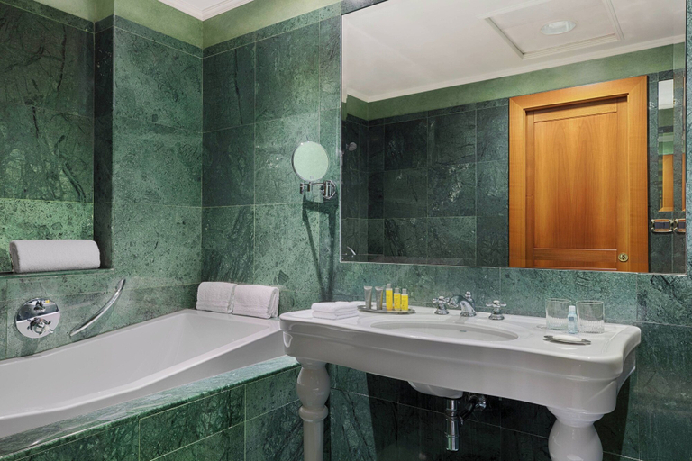 Bathroom 5, Rome Marriott Park Hotel, Rome