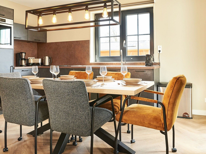 Dining 2, Luxury Villa With Sauna, With ski Area Only 200 m, Hochsauerlandkreis