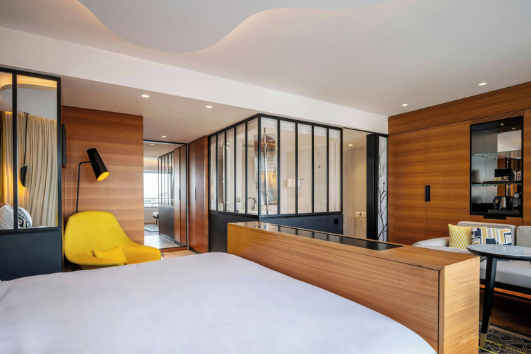 Bedroom 3, Renaissance Paris Republique Hotel, Paris