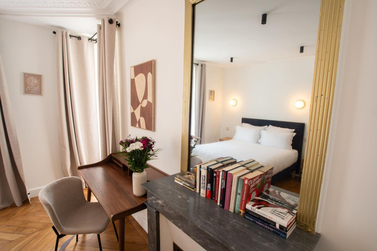 Bedroom 2, Opera Residence, Paris
