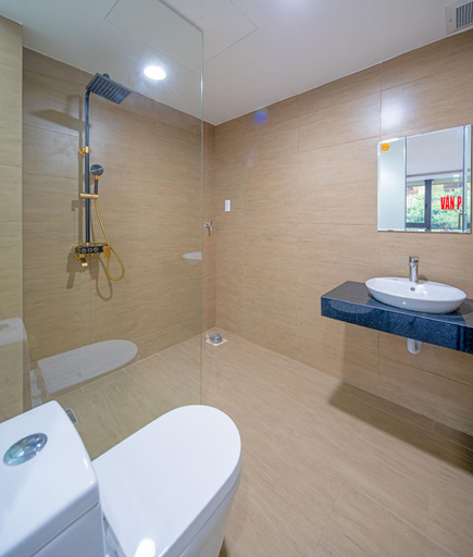 Bathroom 15
