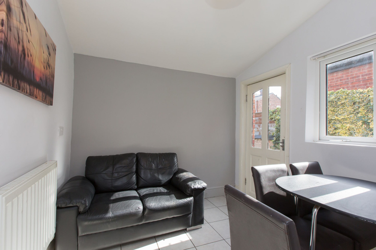 Others 5, Townhouse @ 27 Electricity St Crewe, Cheshire East