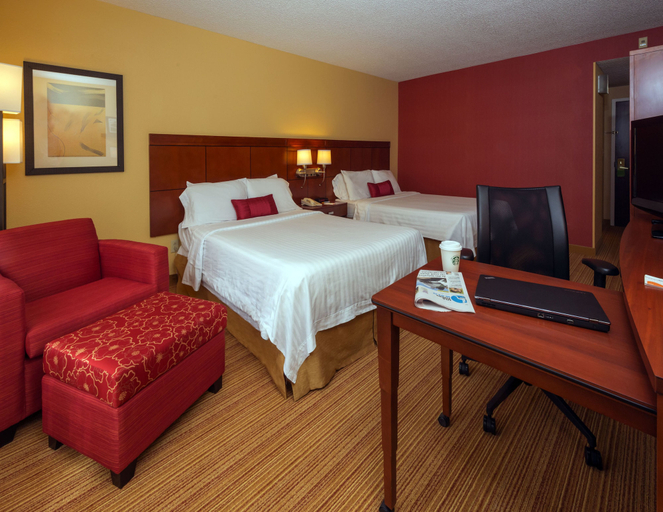 Bedroom 2, Courtyard By Marriott Winston-Salem Hanes Mall, Forsyth