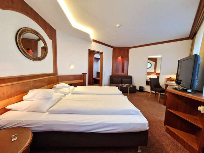Bedroom 3, Badhotel Restaurant Stauferland, Göppingen