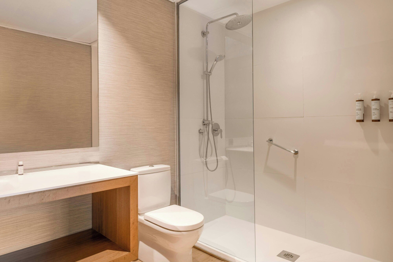 Bathroom 4, AC Hotel Diagonal L'Illa by Marriott, Barcelona