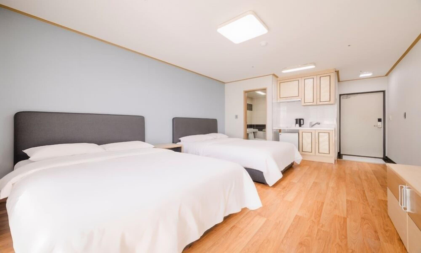 Bedroom 3, Seogwipo Worldcup Resort, Seogwipo