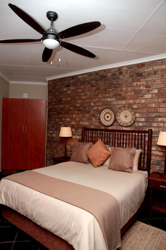 Bedroom 3, Sondela Nature Reserve & Spa Chalets, Waterberg