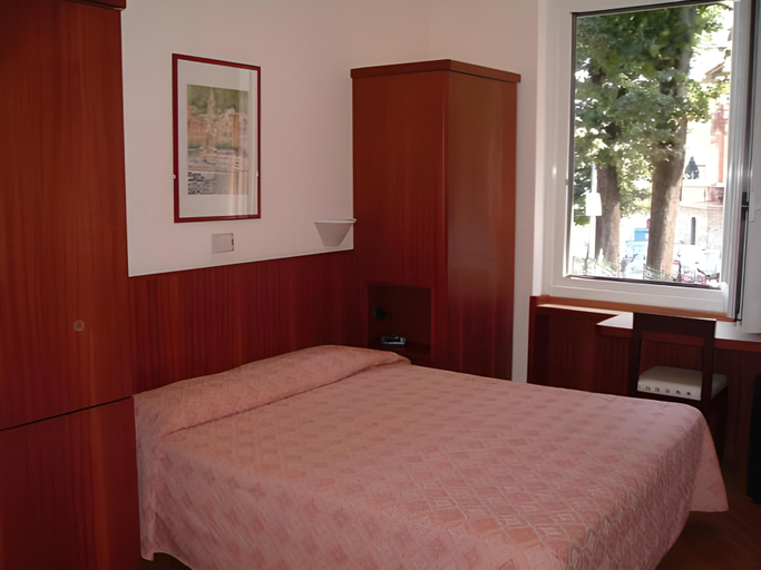 Bedroom 12