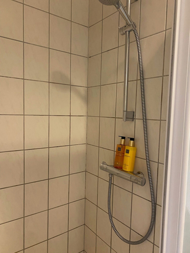 Bathroom 3, City Hotel Nattergalen Apartments, Odense