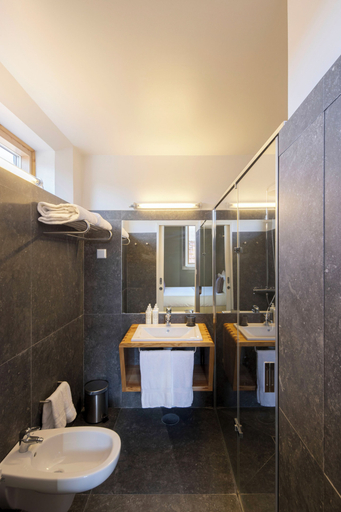 Bathroom 4, Condes de Azevedo Palace, Porto
