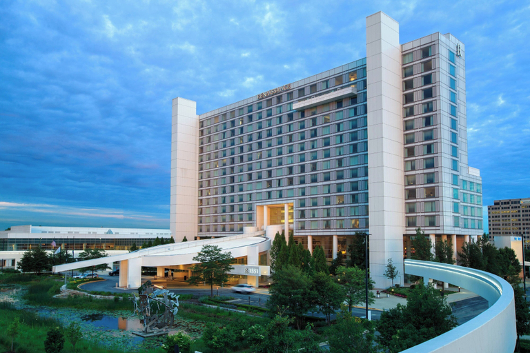 Renaissance Schaumburg Convention Center Hotel, Cook