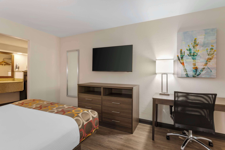Bedroom 3, Best Western Desert Inn, Graham