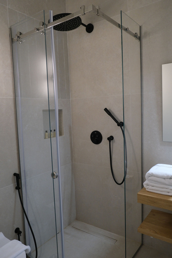Bathroom 4, Drymades Inn Resort, Vlorës