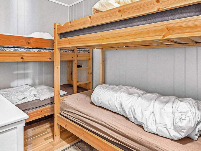 Bedroom 4, 6 Person Holiday Home in Anneland, Gulen