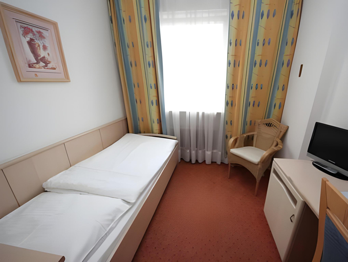 Bedroom 6
