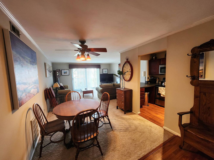 Room 4, Beautiful APT W Office Area 2BR Long Term, Montgomery