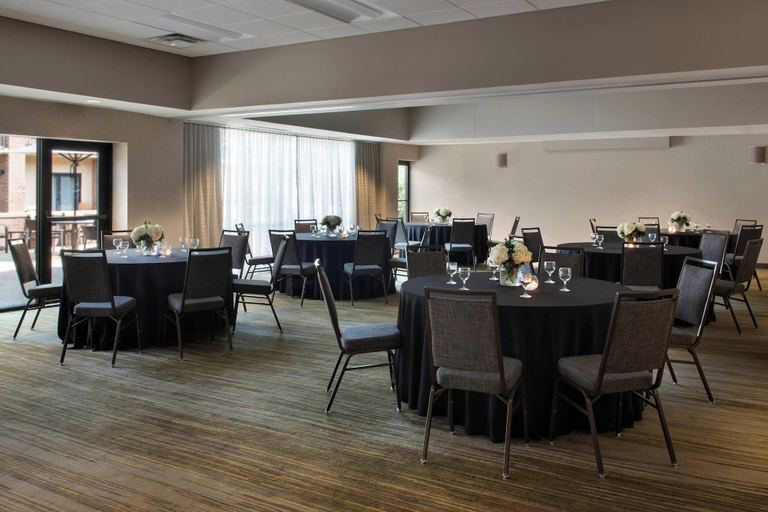 Food & Drinks 5, Courtyard by Marriott Boston Norwood/Canton, Norfolk