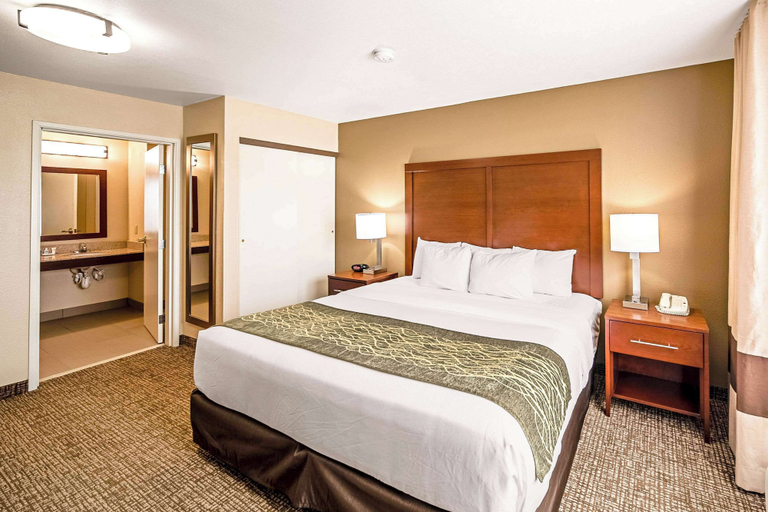 Bedroom 3, Comfort Inn & Suites Independence, Buchanan