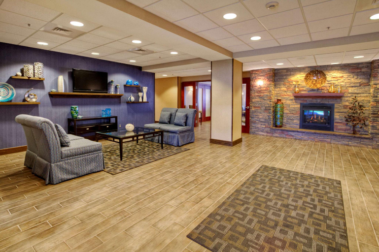 Public Area 2, Hampton Inn Great Falls, Cascade