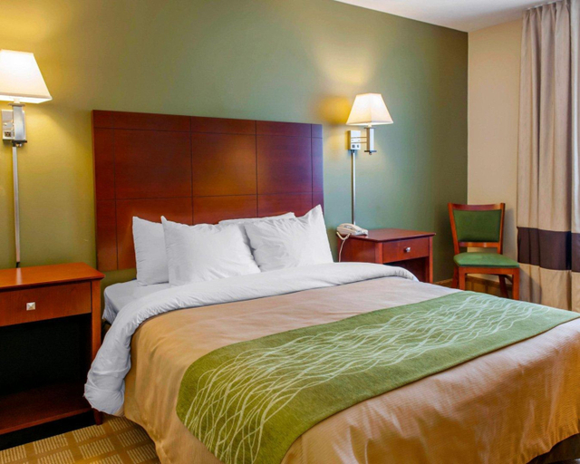 Bedroom 5, Quality Inn I-74 Batesville, Ripley