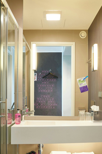 Bathroom 9