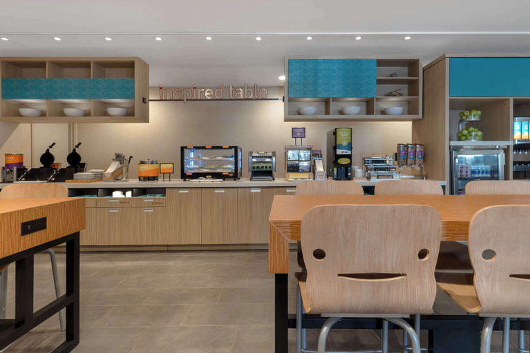 Food & Drinks 5, Home2 Suites By Hilton Kokomo, Howard