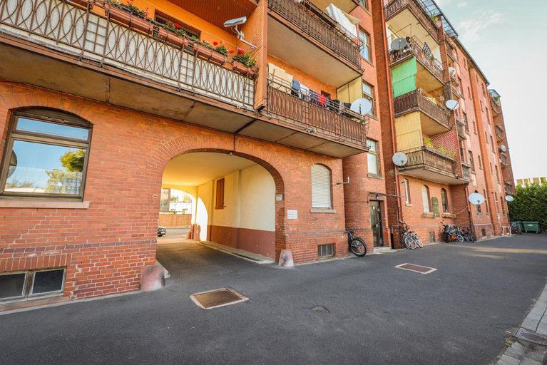 Others 3, Modern & Chic Apartment with Balcony in Offenbach, Offenbach am Main