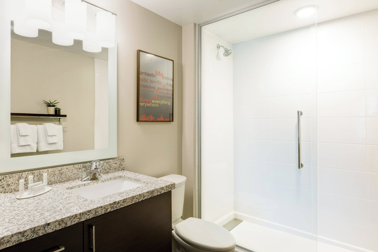 Bathroom 5, TownePlace Suites by Marriott Memphis Southaven, Desoto