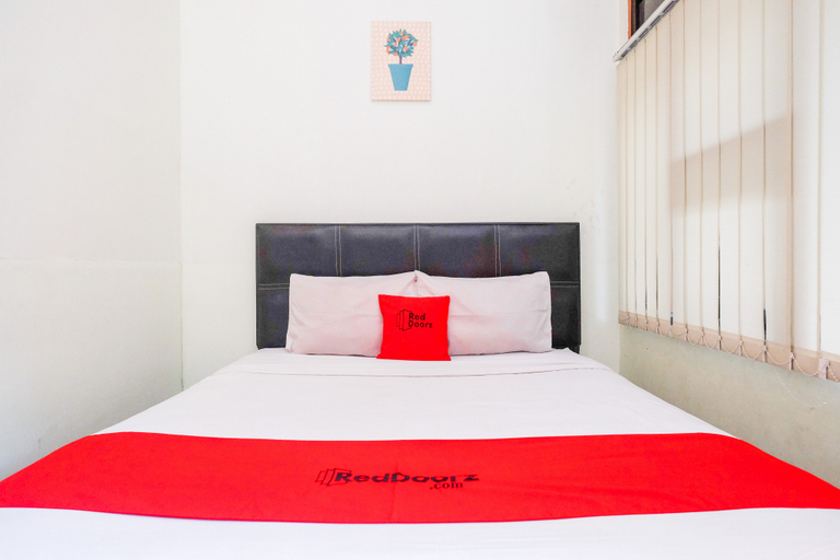 RedDoorz near Lotte Mart Maguwoharjo Yogyakarta, Sleman