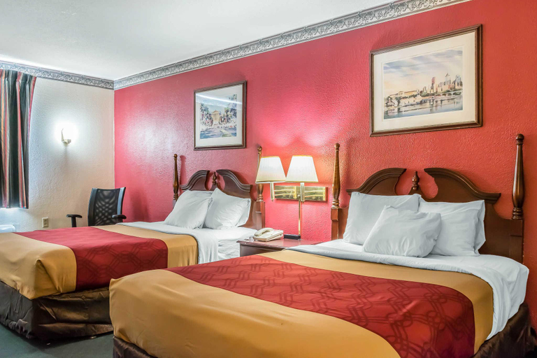 Bedroom, Econo Lodge Reading Airport, Berks