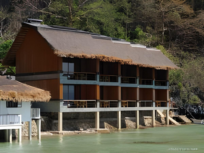 Exterior 2