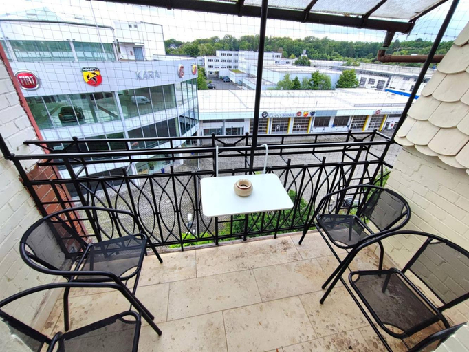 Others 2, Modern & Chic Apartment with Balcony in Offenbach, Offenbach am Main