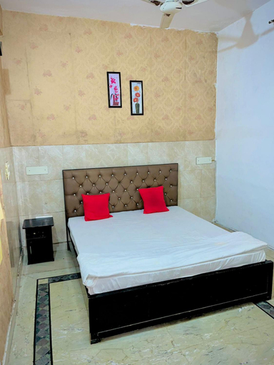 Bedroom 5, PLAY-K&A HOTEL SEC-31couple friendly, Gautam Buddha Nagar