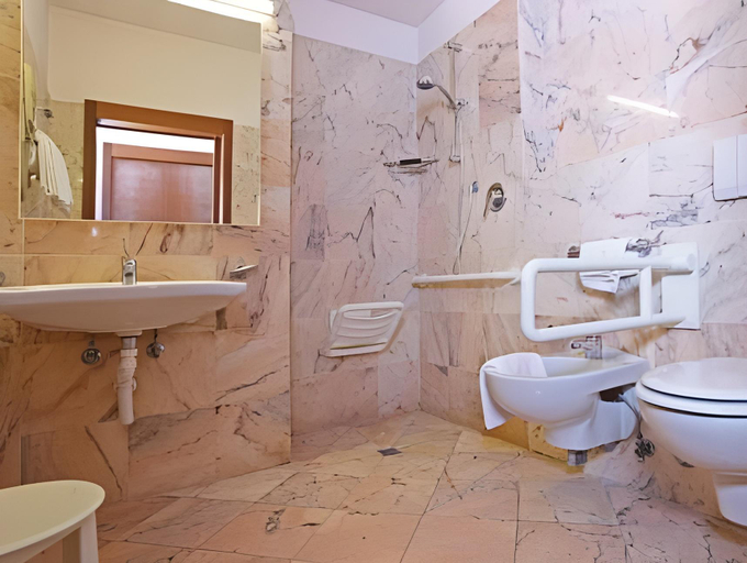 Bathroom 8