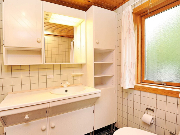 Bathroom 3, 4 Person Holiday Home in Ansager, Varde
