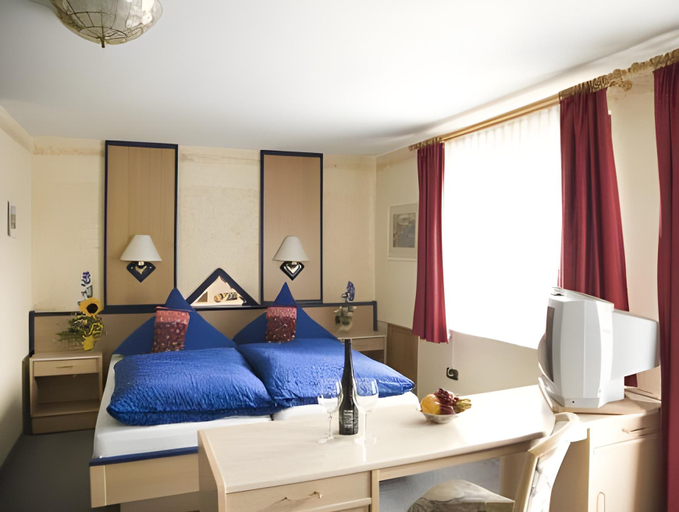 Bedroom 14