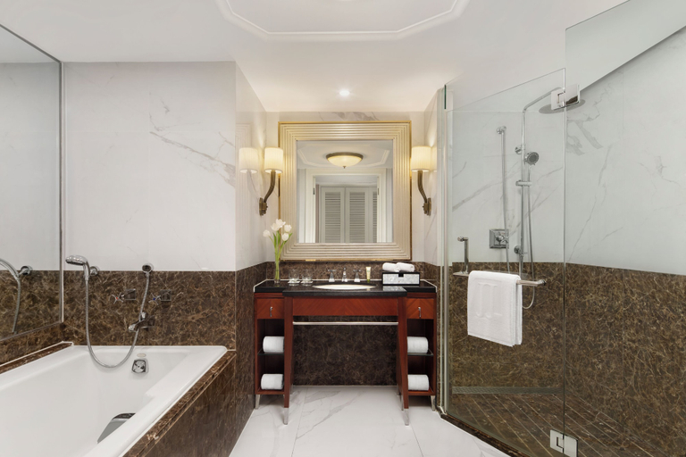 Bathroom 5, Jin Jiang Hotel Shanghai, Shanghai