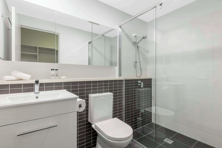 Bedroom 5, Oaks Brisbane Woolloongabba Suites, Woolloongabba