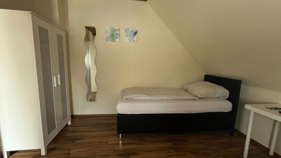 Bedroom 2, Pension Highway Vinckestraße, Herford