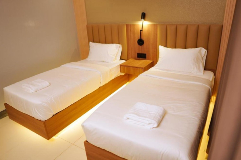 Others 4, Dreamweavers Hotel by RedDoorz, Koronadal City