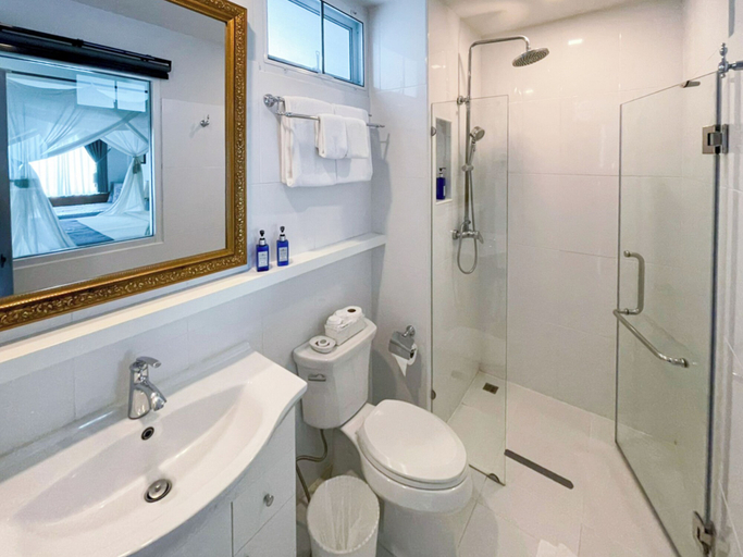 Bathroom 5, Villa Amphawa, Bang Khon Ti
