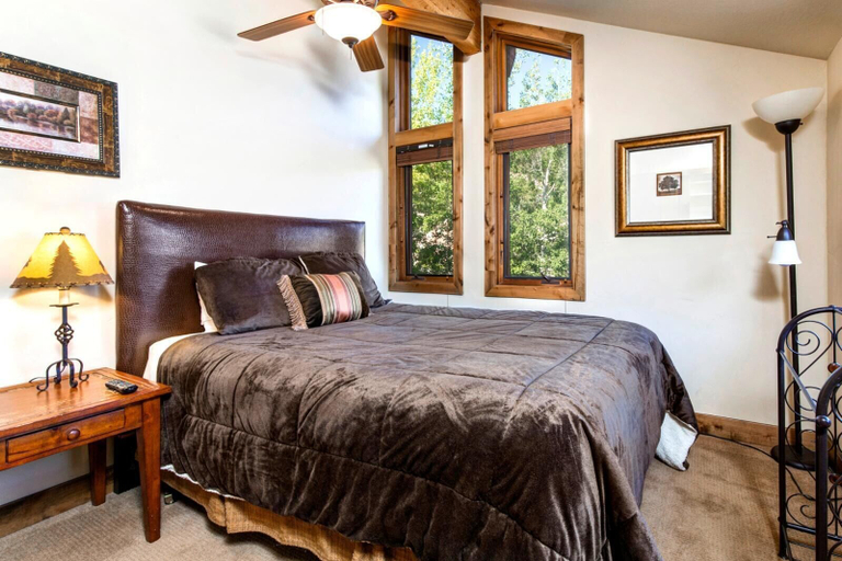 Bedroom 4, Beautiful Air 3 Bedrooms POA-504B by KBM, Summit