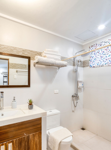 Bathroom 2, Adora's Place, Coron