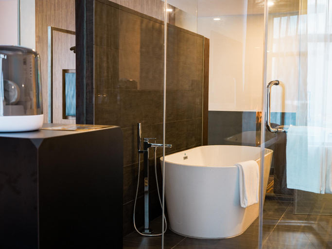 Bathroom 7
