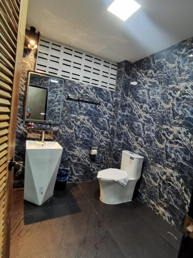 Bathroom 3, MonkeyArt Hotel&Cafe, Muang Nakhon Nayok