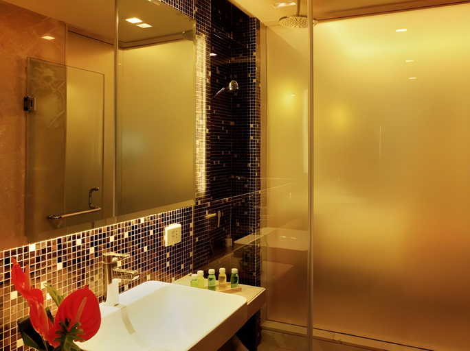 Bathroom 8
