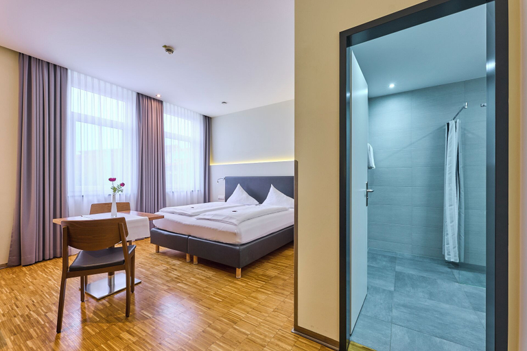Bedroom 4, Hotel Apfelbaum, Erding